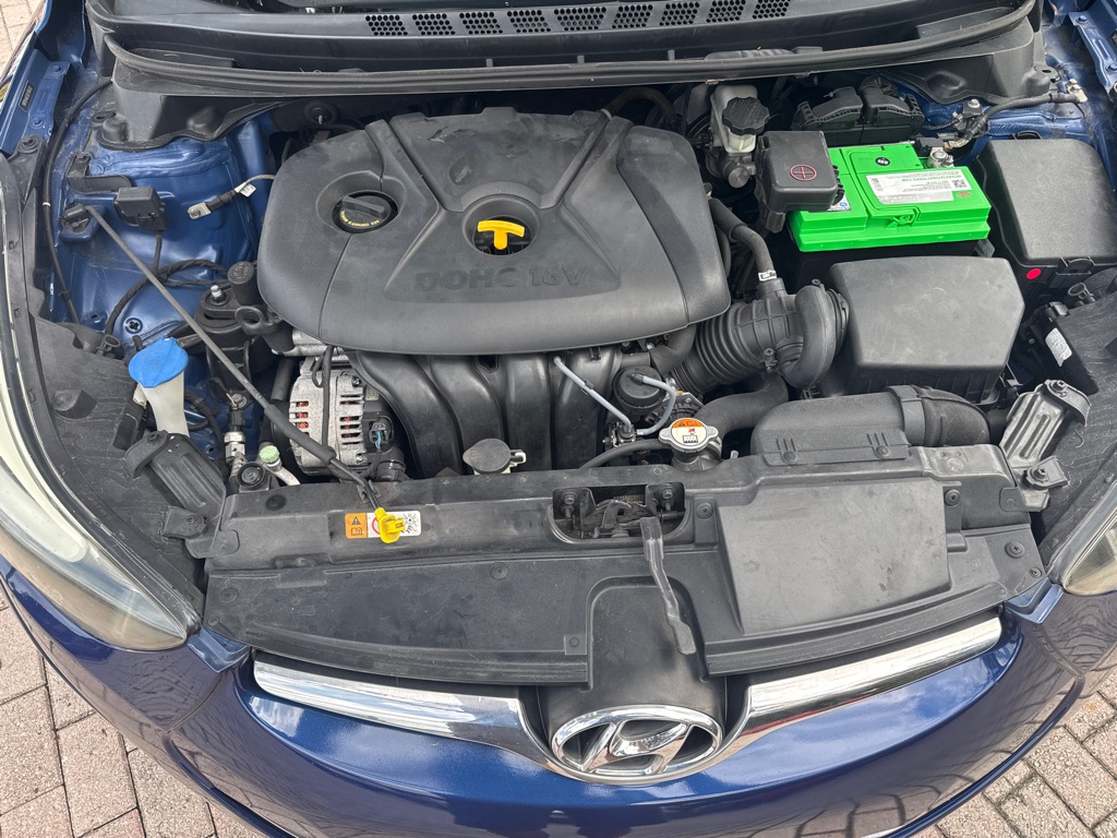 Photo 35 of this HYUNDAI ELANTRA