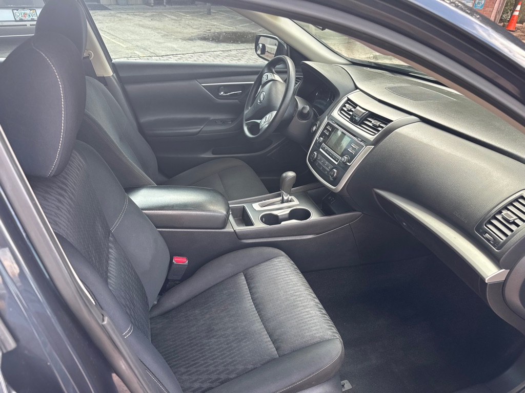 Photo 18 of this NISSAN ALTIMA