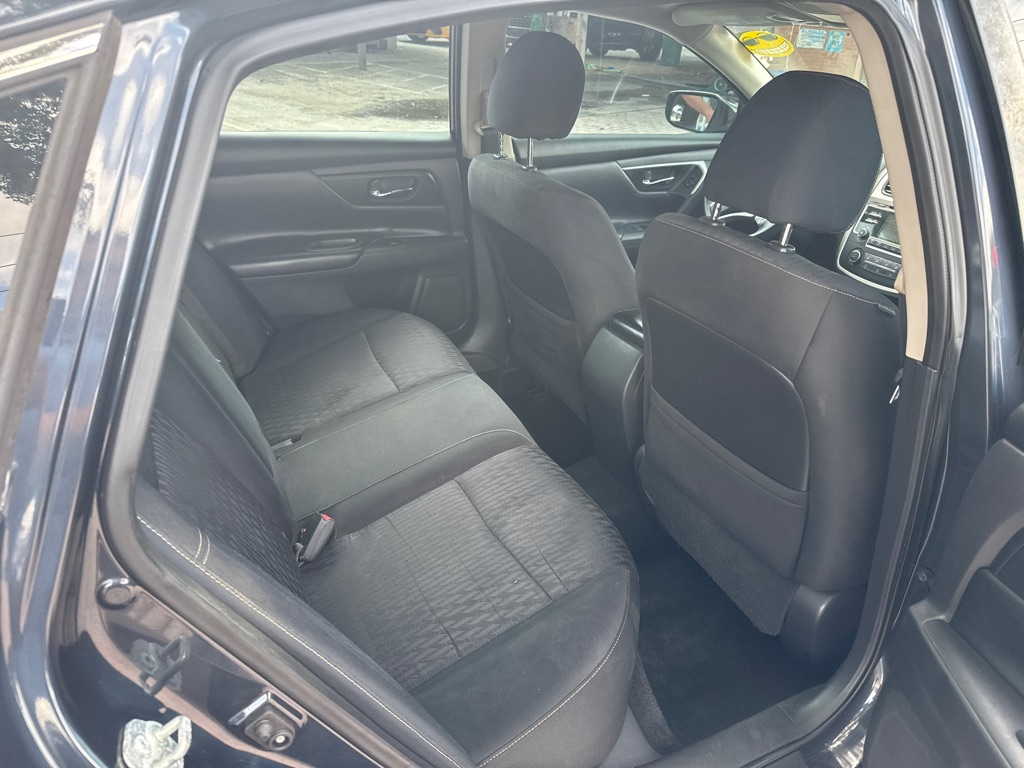 Photo 14 of this NISSAN ALTIMA