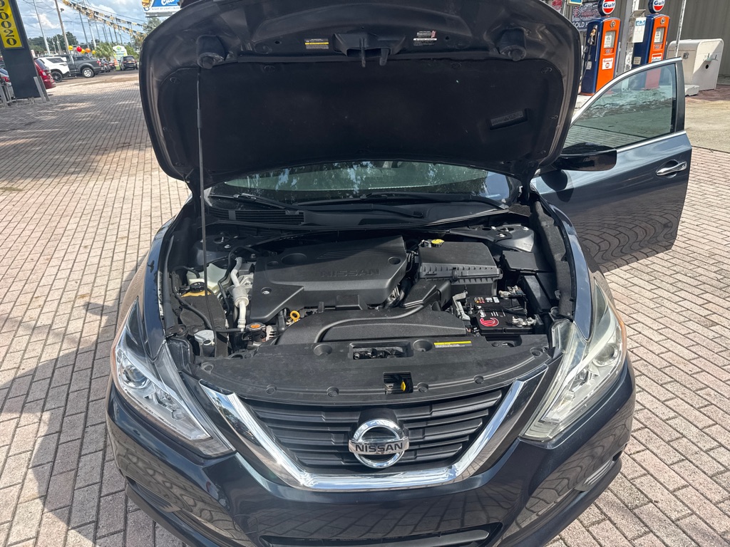 Photo 31 of this NISSAN ALTIMA