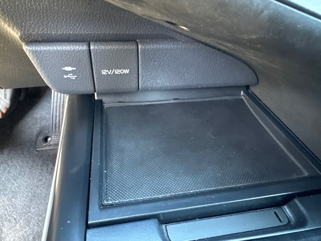Photo 30 of this TOYOTA CAMRY