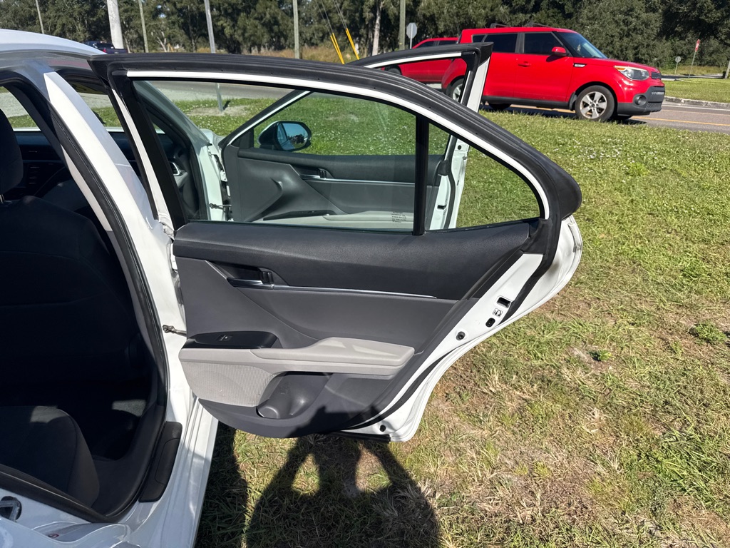 Photo 17 of this TOYOTA CAMRY