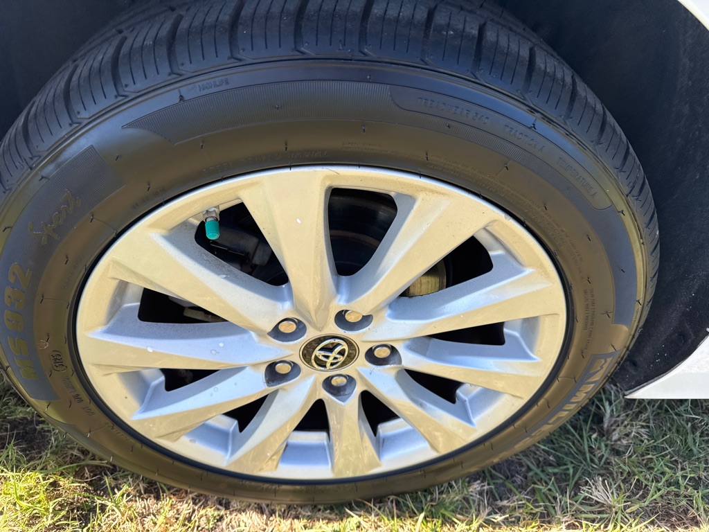 Photo 9 of this TOYOTA CAMRY