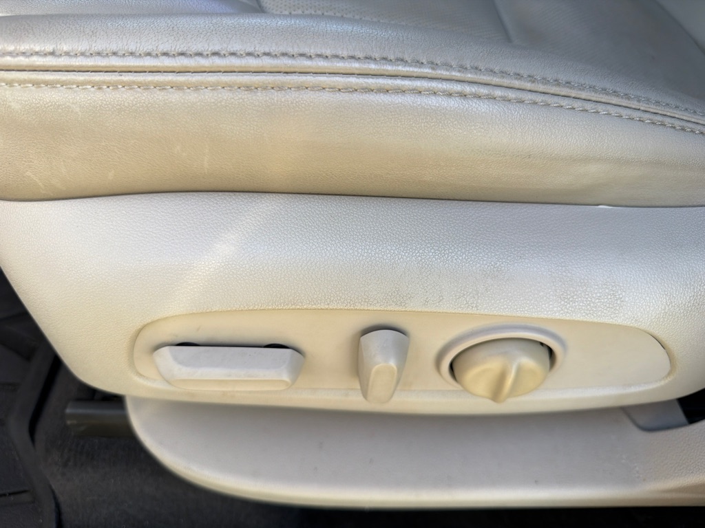 Photo 26 of this BUICK ENCLAVE