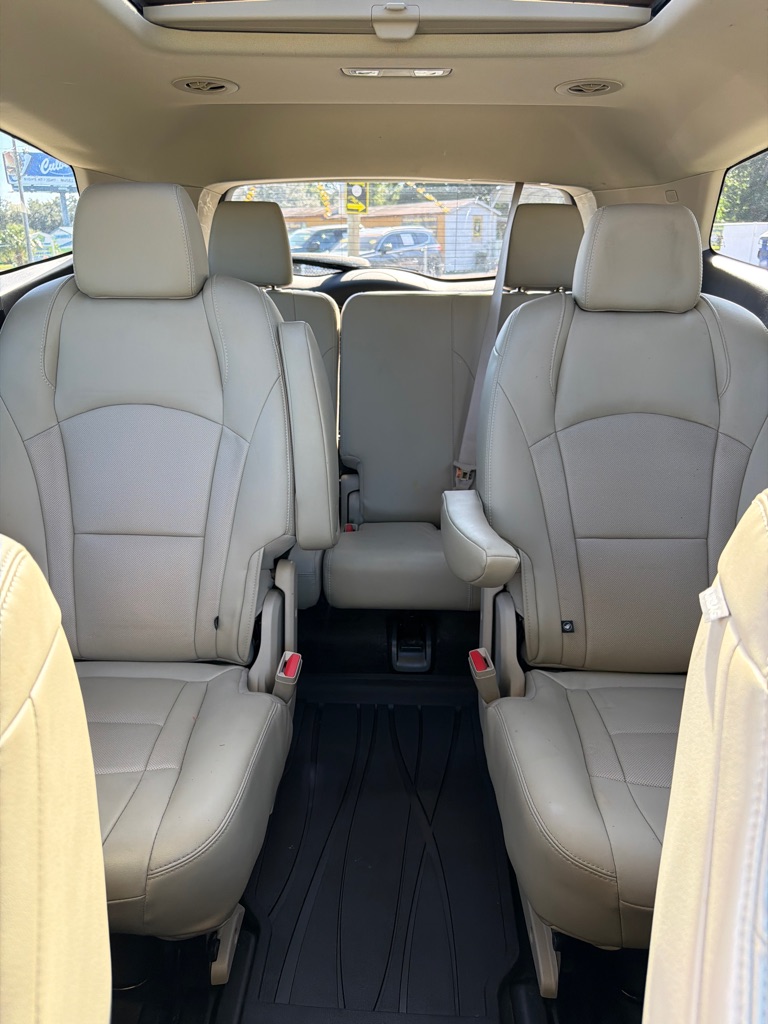 Photo 20 of this BUICK ENCLAVE