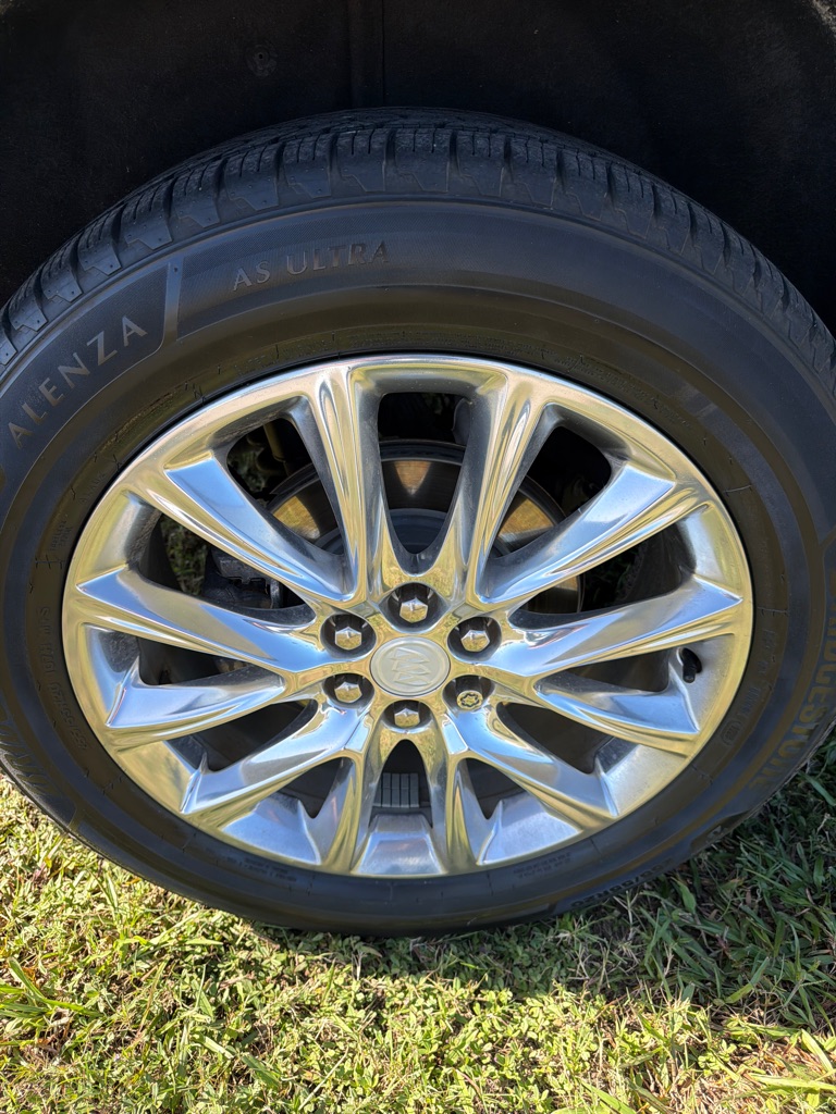 Photo 9 of this BUICK ENCLAVE