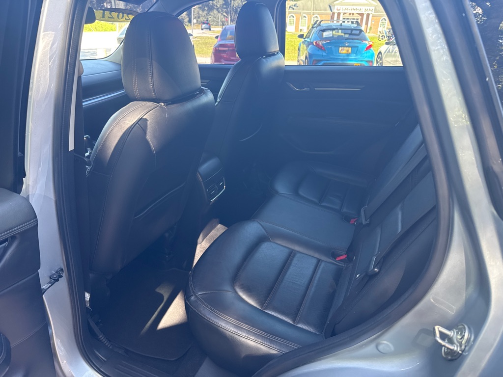 Photo 14 of this MAZDA CX-5
