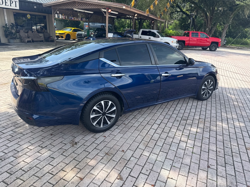 Photo 7 of this NISSAN ALTIMA