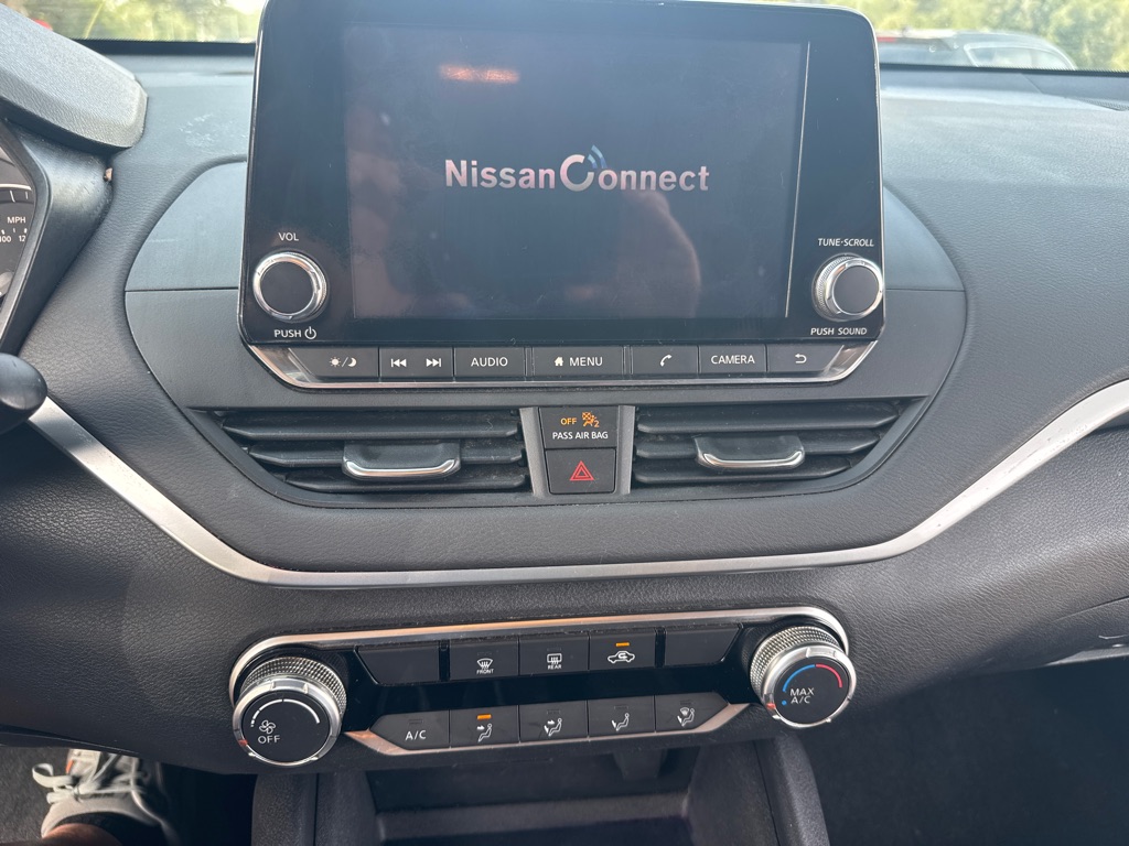Photo 22 of this NISSAN ALTIMA