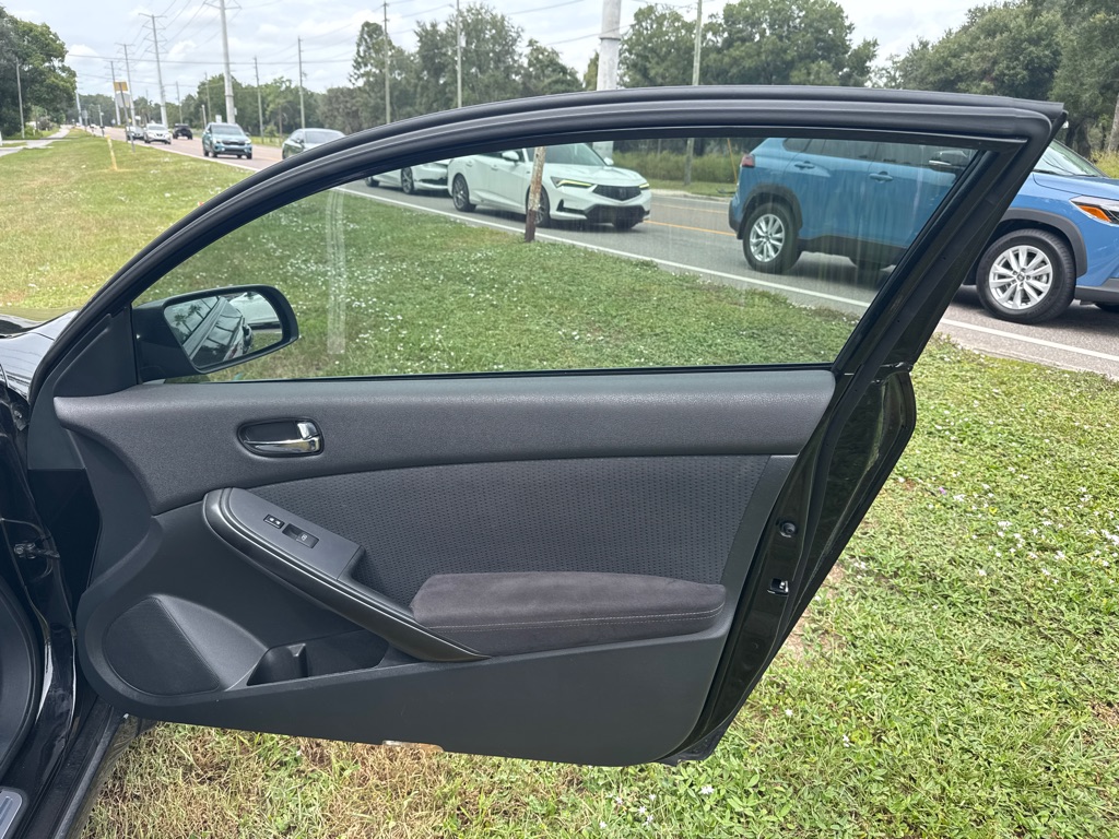 Photo 16 of this NISSAN ALTIMA