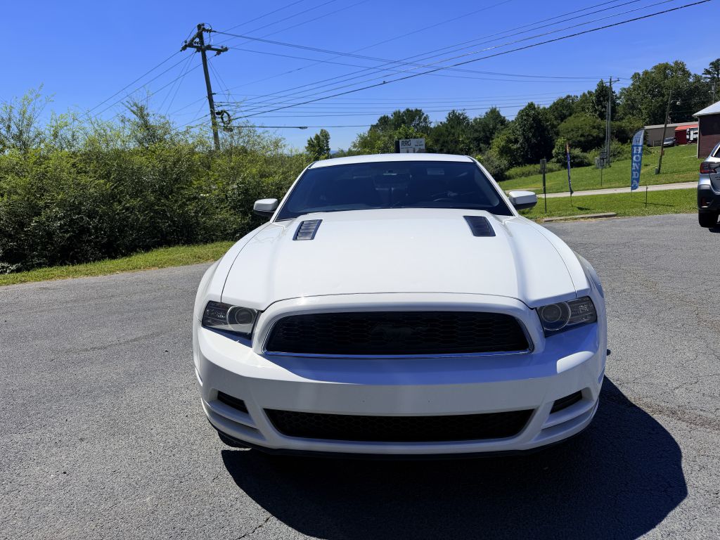 Photo 2 of this FORD MUSTANG