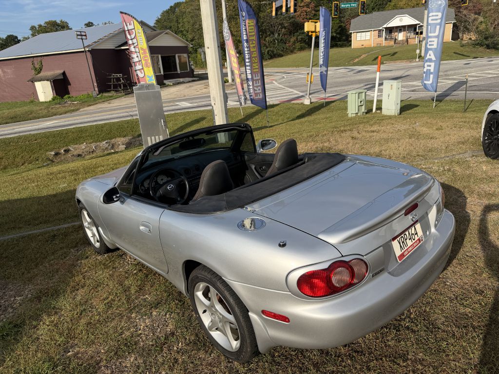 Photo 9 of this MAZDA MX-5 MIATA