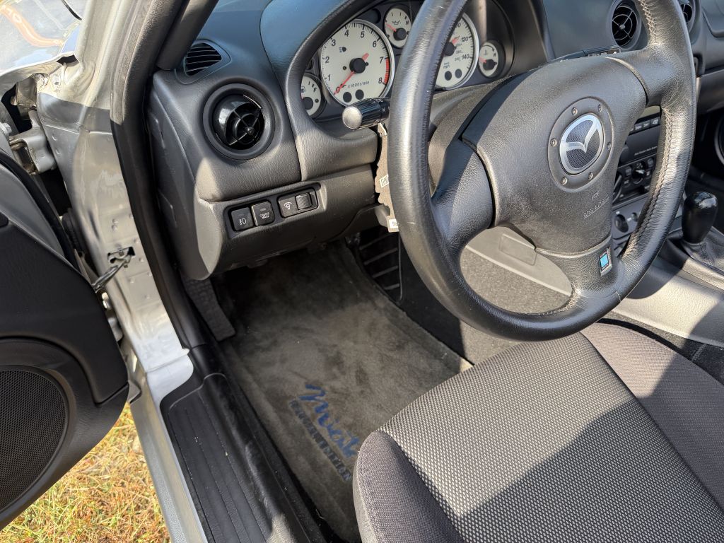 Photo 13 of this MAZDA MX-5 MIATA