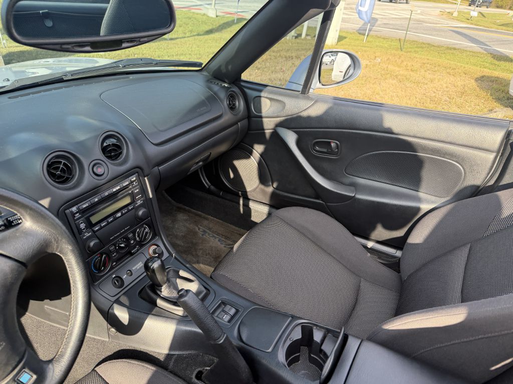 Photo 14 of this MAZDA MX-5 MIATA