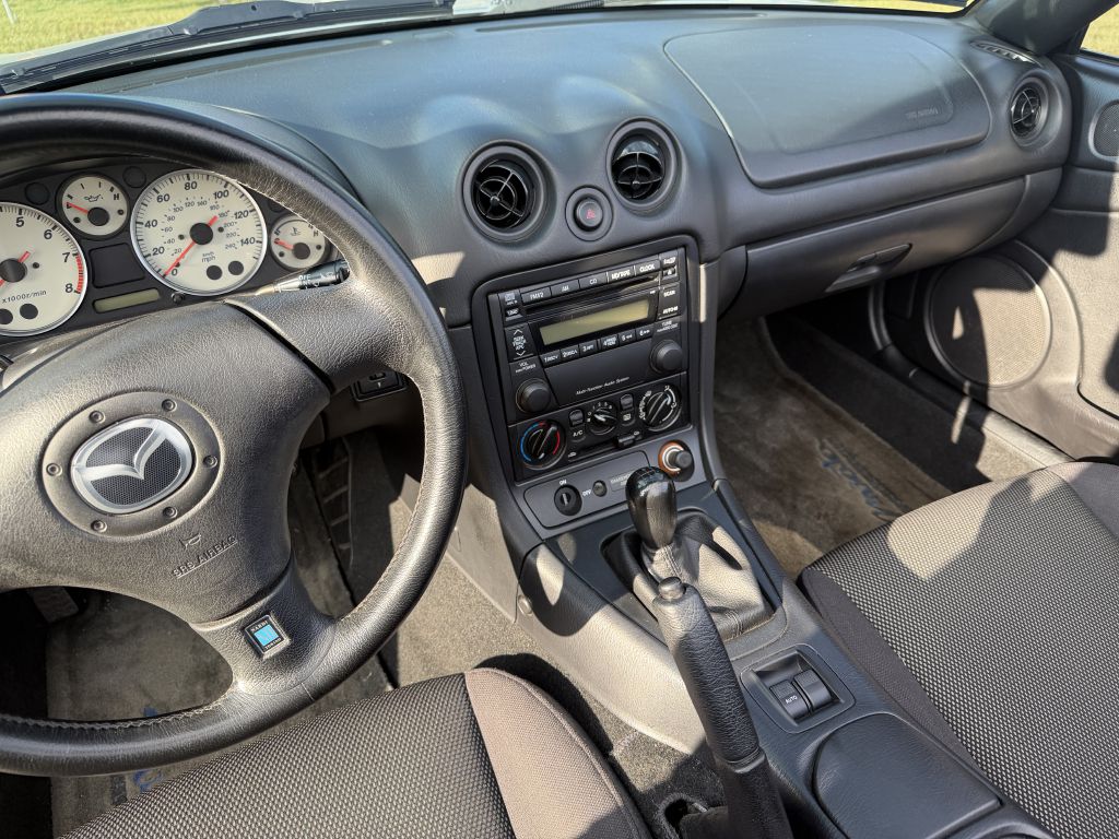 Photo 15 of this MAZDA MX-5 MIATA
