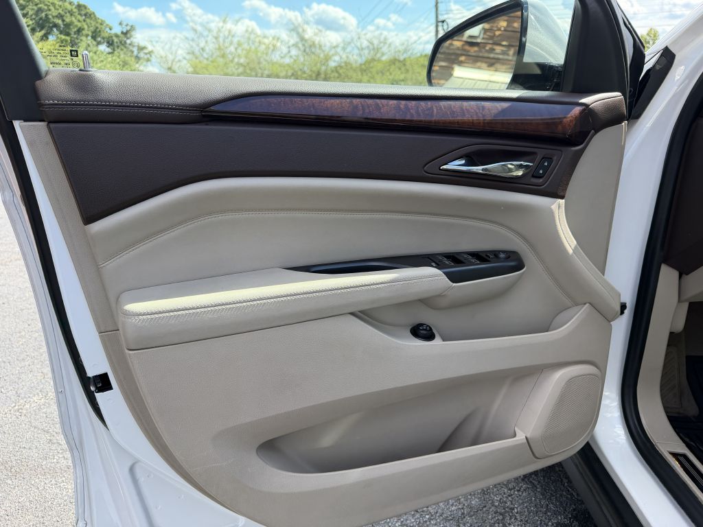 Photo 10 of this CADILLAC SRX