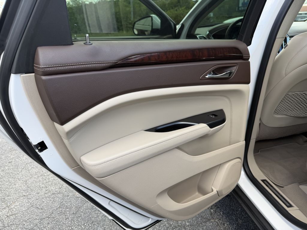 Photo 20 of this CADILLAC SRX