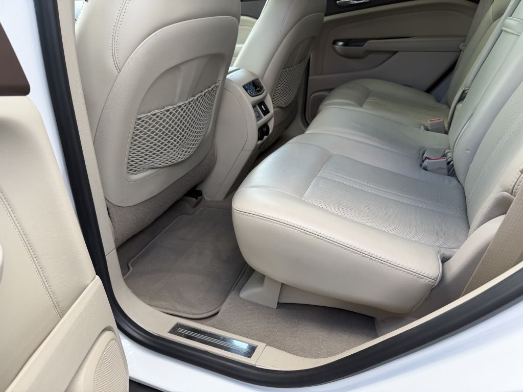 Photo 23 of this CADILLAC SRX