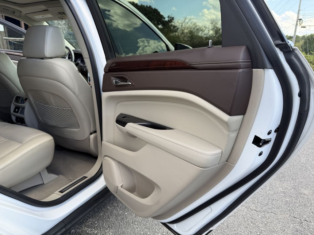 Photo 26 of this CADILLAC SRX