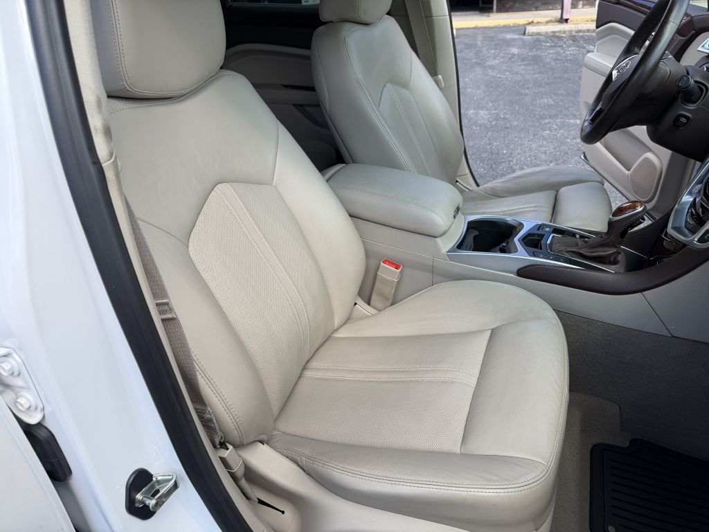 Photo 27 of this CADILLAC SRX