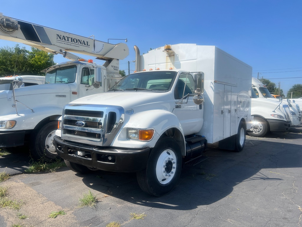 2013 FORD F750