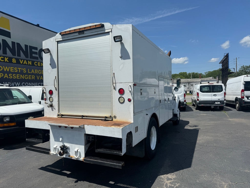 Photo 16 of this FORD F750