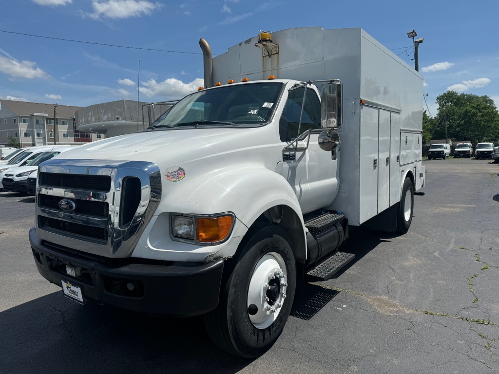 Photo 12 of this FORD F750