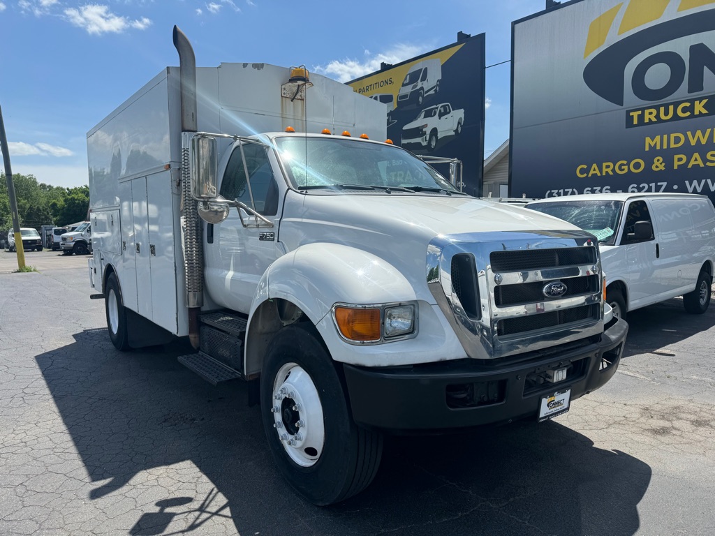 Photo 10 of this FORD F750