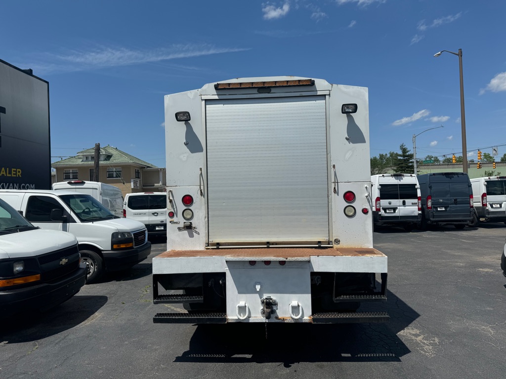 Photo 15 of this FORD F750