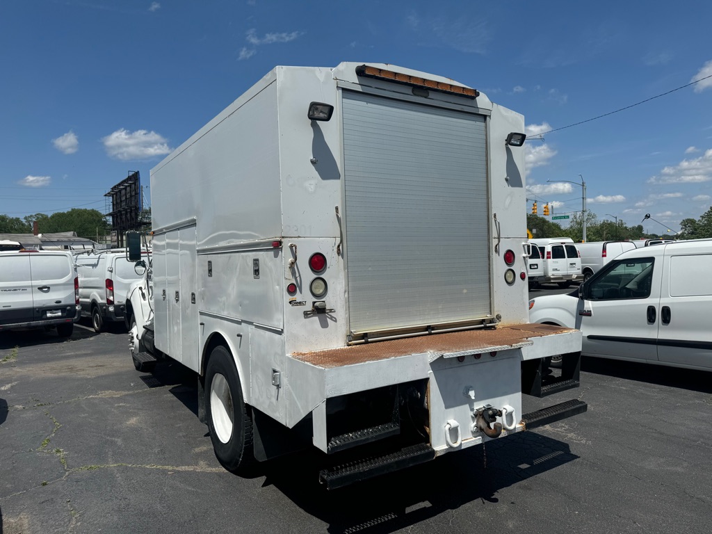 Photo 14 of this FORD F750