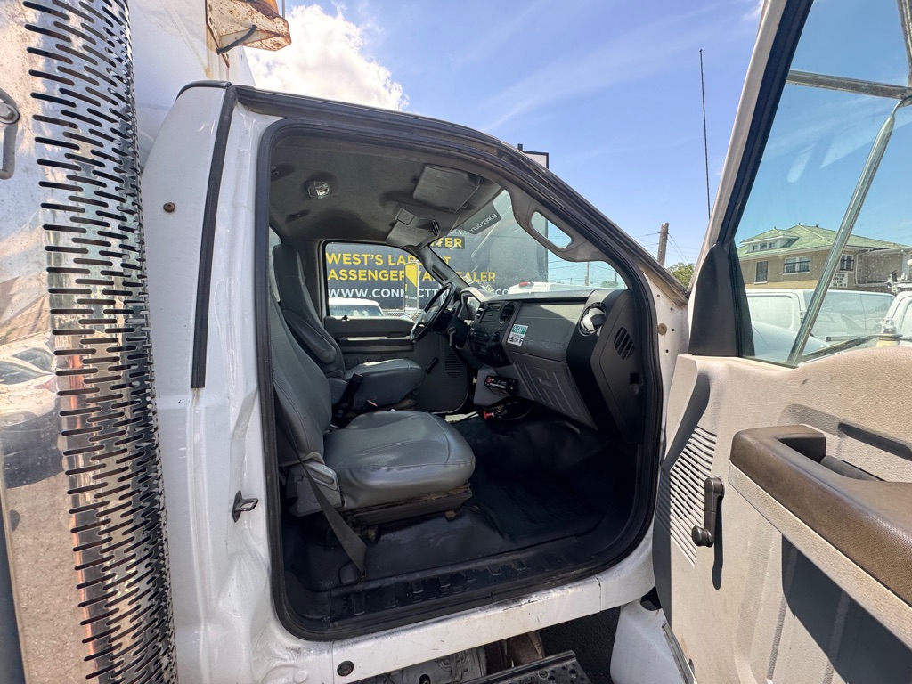 Photo 18 of this FORD F750