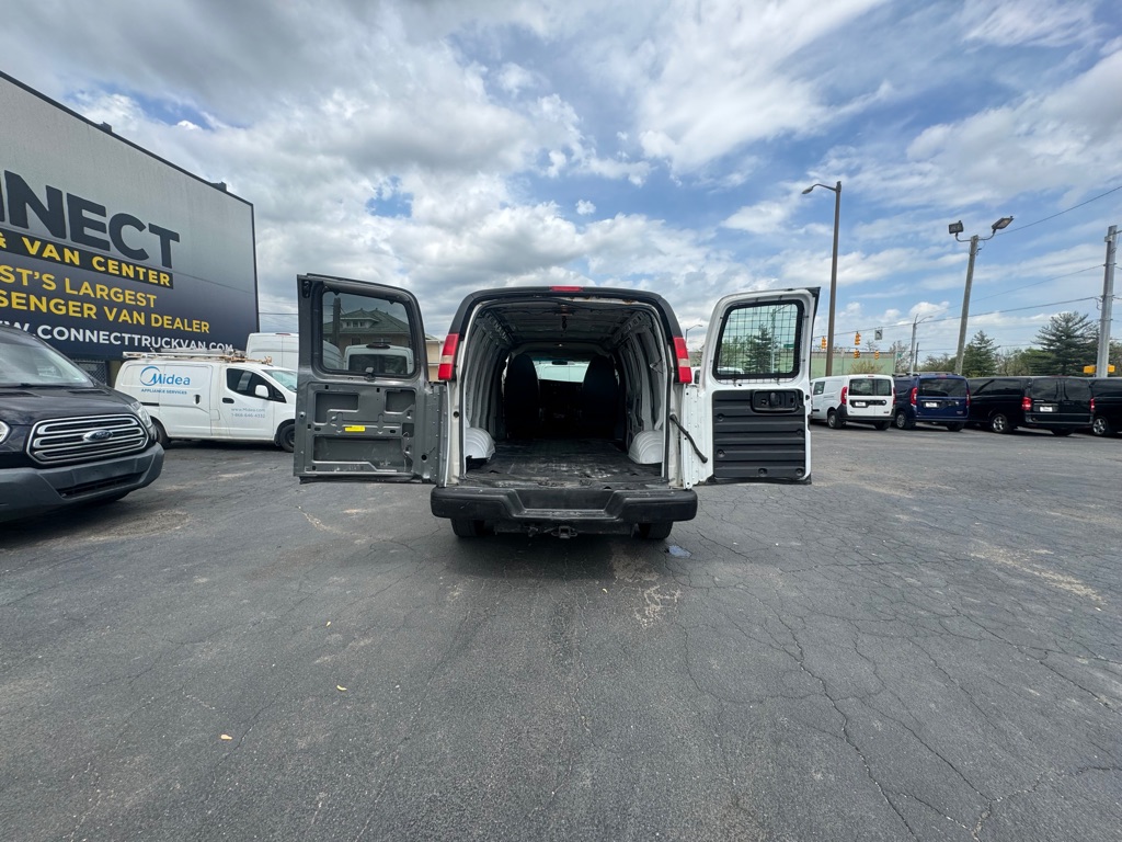 Photo 20 of this CHEVROLET EXPRESS G2500