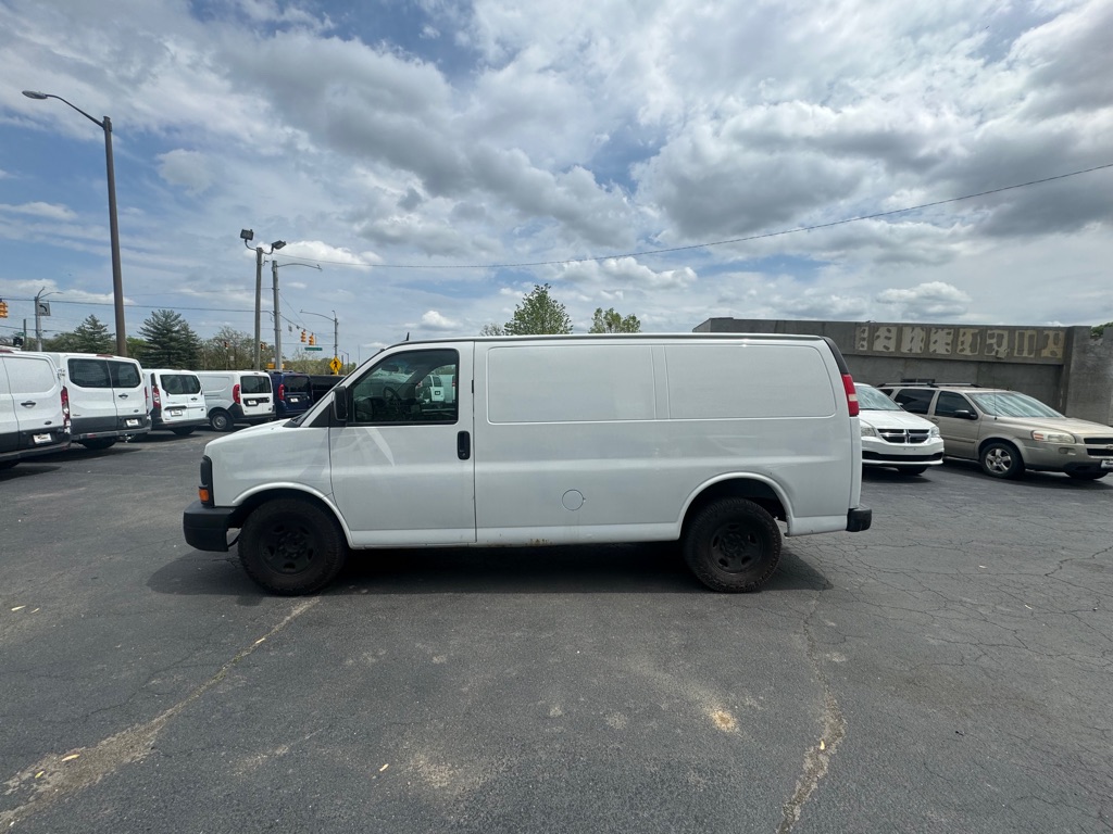 Photo 13 of this CHEVROLET EXPRESS G2500