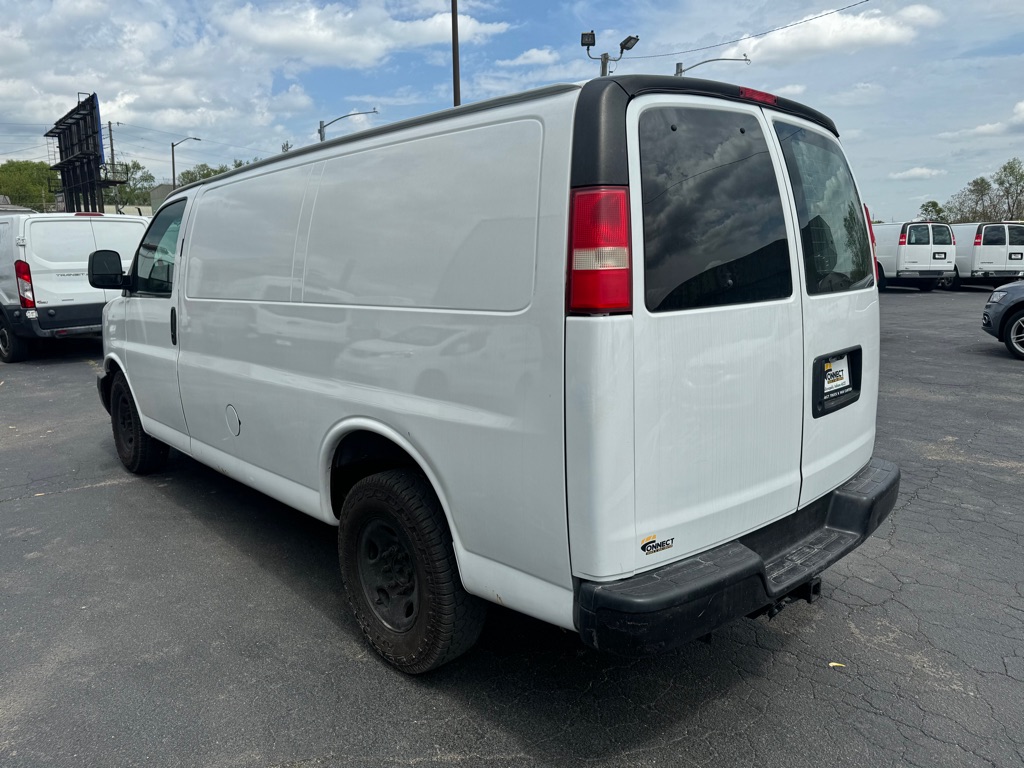 Photo 14 of this CHEVROLET EXPRESS G2500