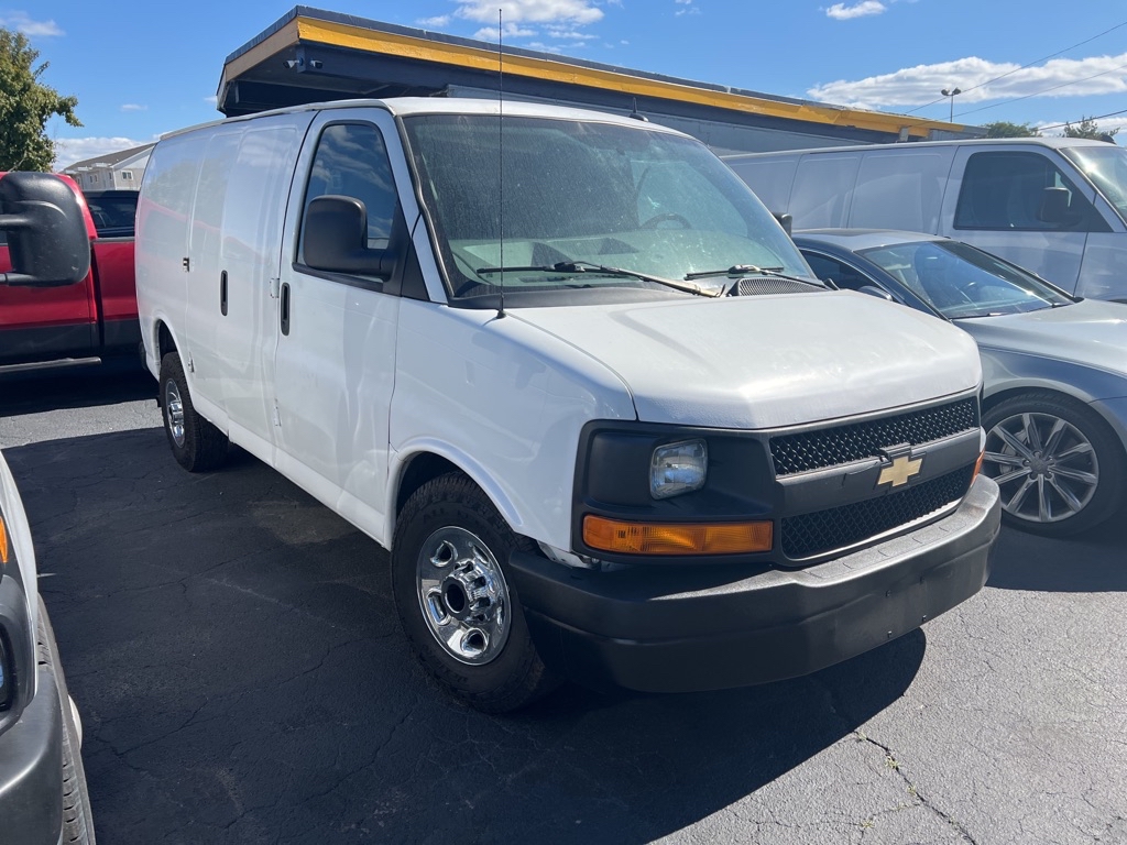 Photo 3 of this CHEVROLET EXPRESS G2500
