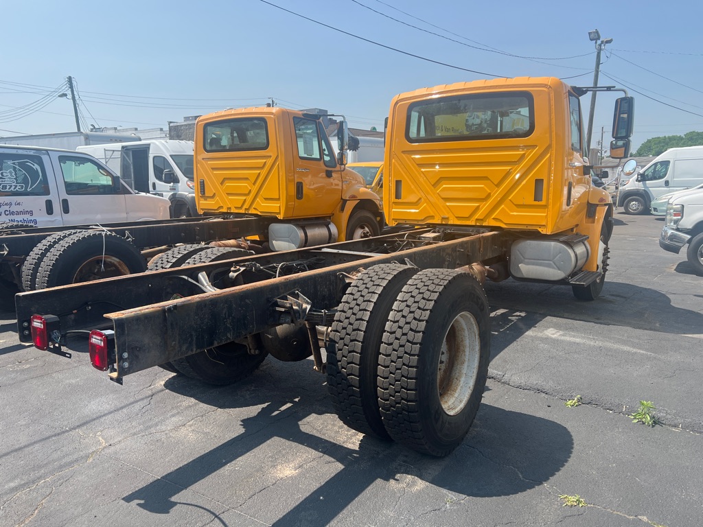 Photo 2 of this INTERNATIONAL 4300