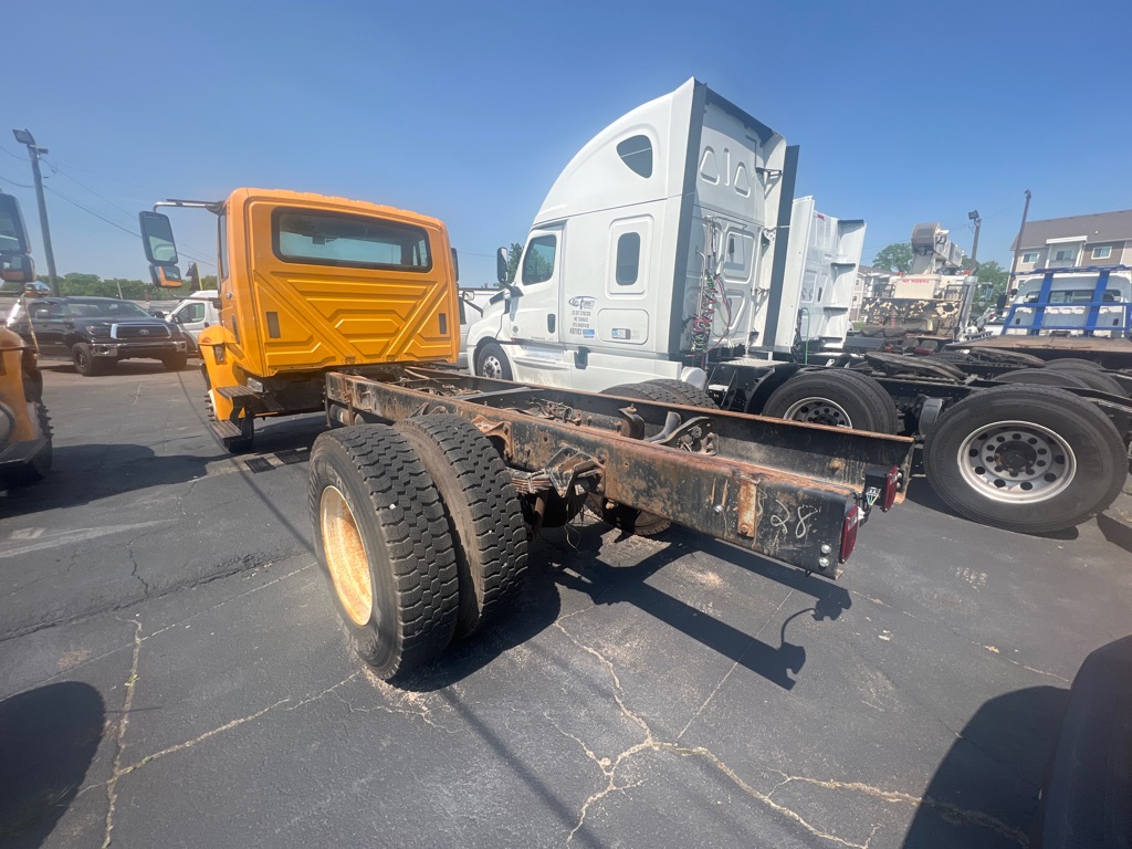 Photo 3 of this INTERNATIONAL 4300