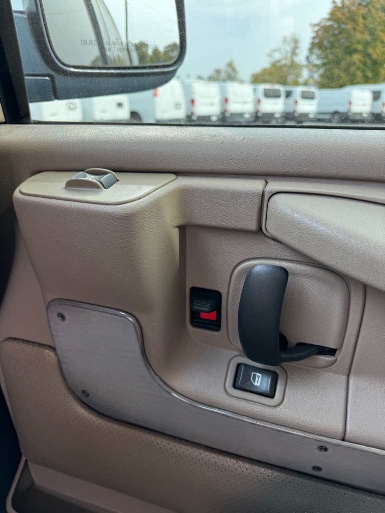 Photo 20 of this CHEVROLET EXPRESS G1500