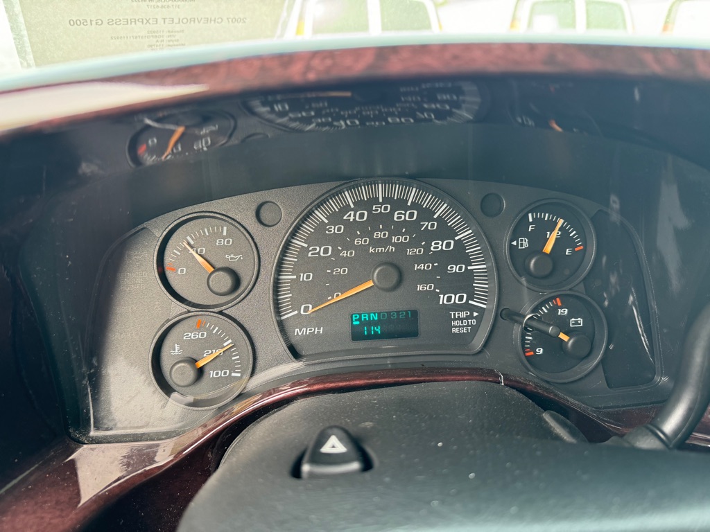 Photo 22 of this CHEVROLET EXPRESS G1500