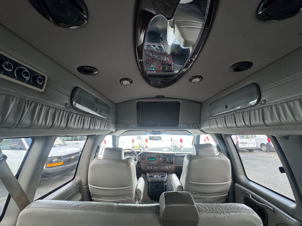 Photo 17 of this GMC SAVANA