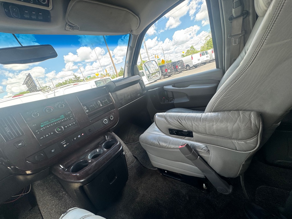 Photo 15 of this GMC SAVANA