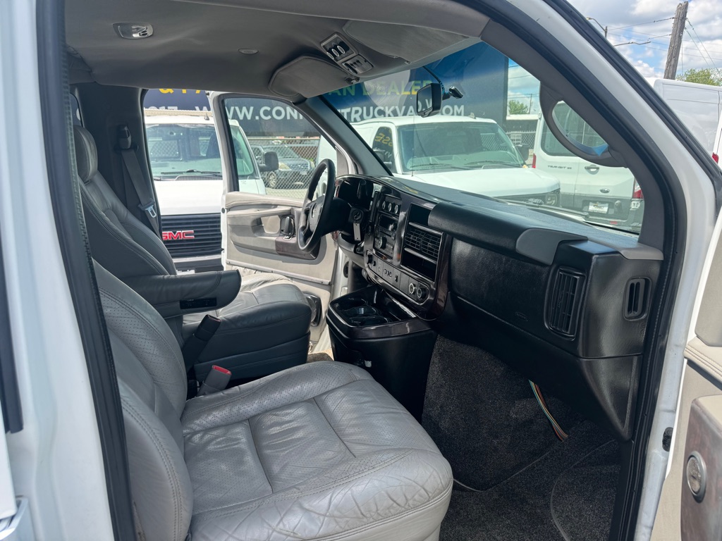 Photo 10 of this GMC SAVANA
