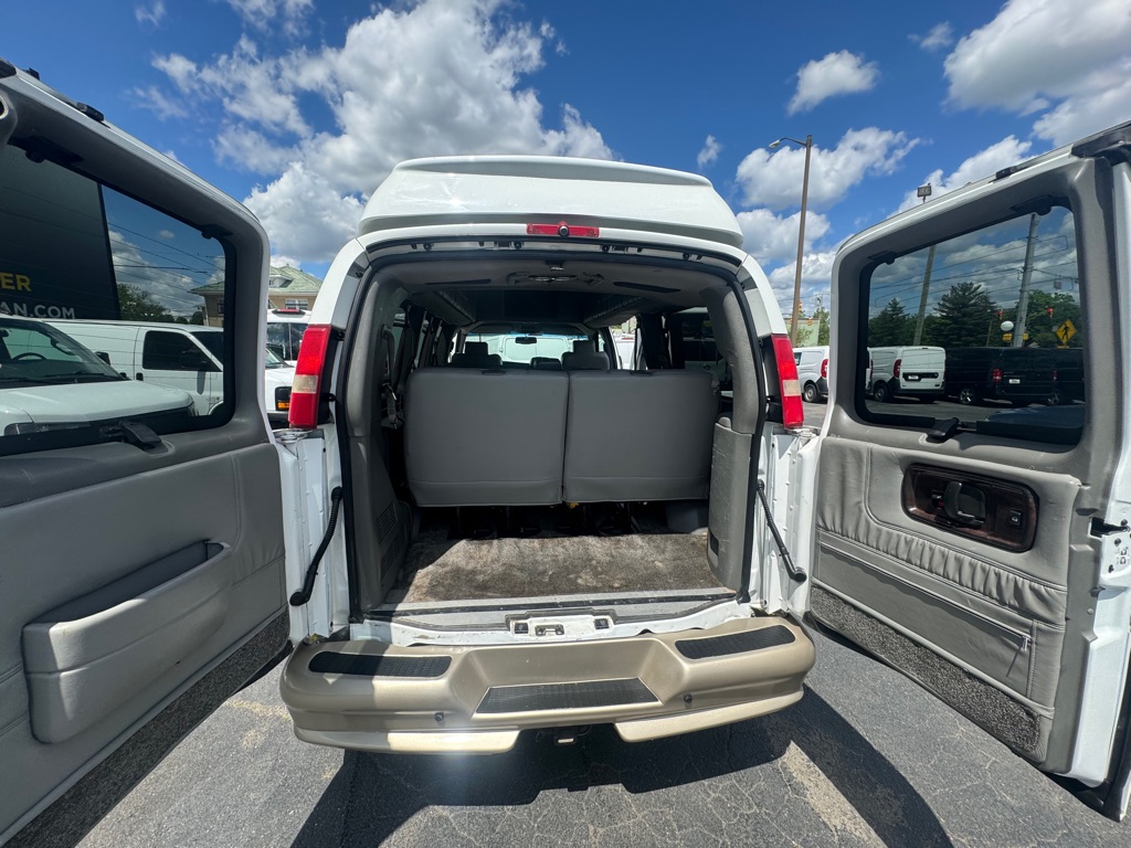 Photo 11 of this GMC SAVANA