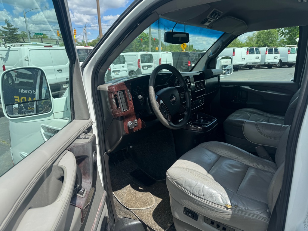 Photo 9 of this GMC SAVANA