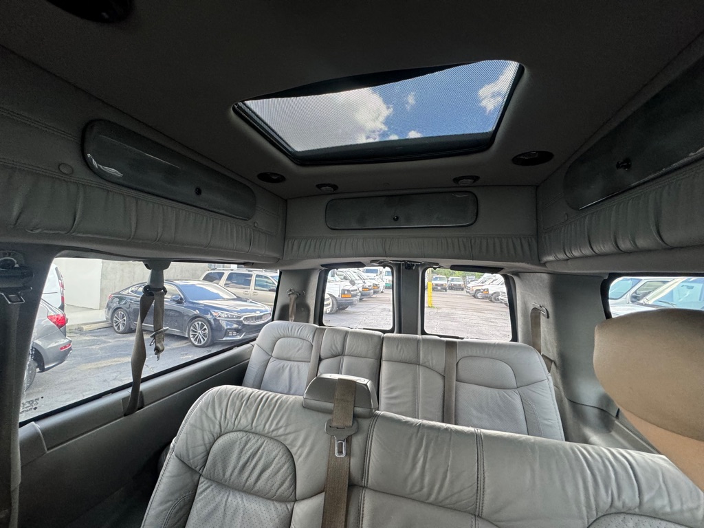 Photo 18 of this GMC SAVANA