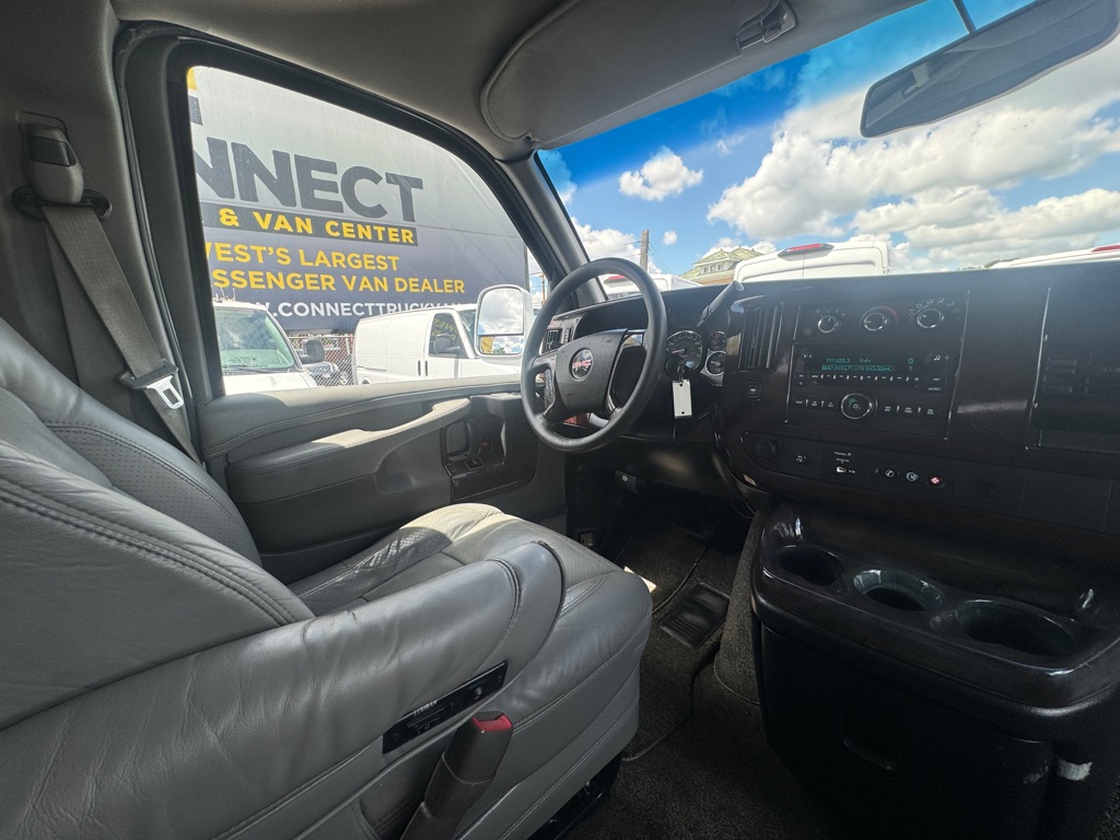 Photo 16 of this GMC SAVANA