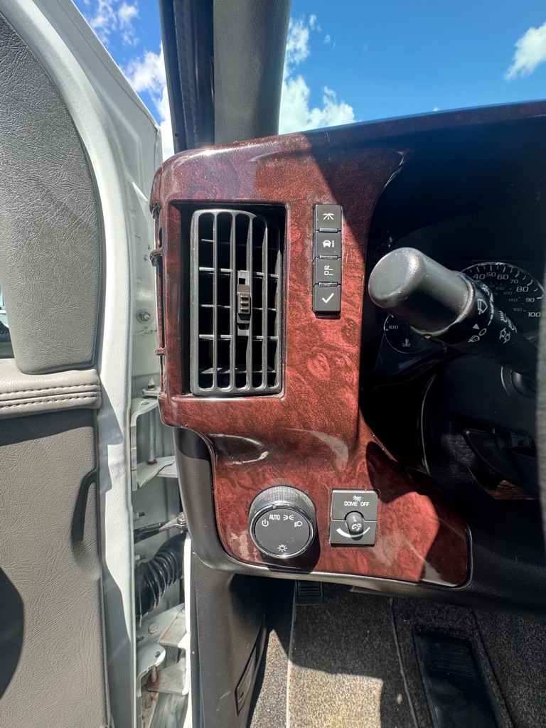 Photo 13 of this GMC SAVANA