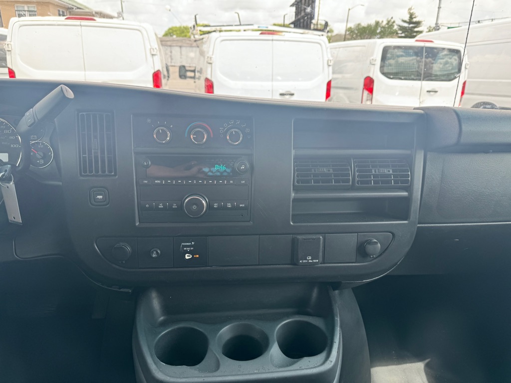 Photo 20 of this GMC SAVANA