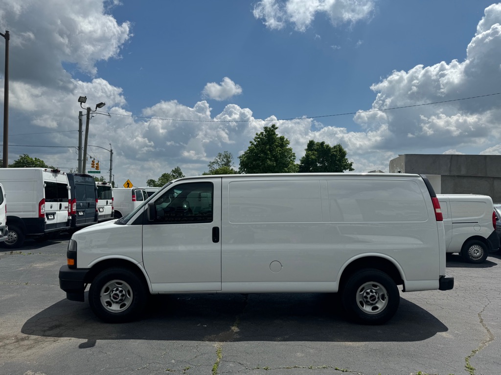 Photo 5 of this GMC SAVANA