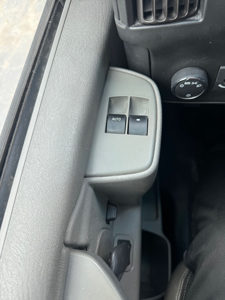 Photo 16 of this GMC SAVANA